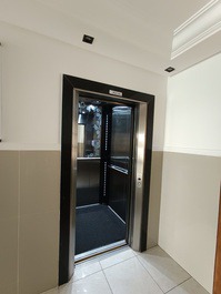 Beautiful Apartment Facing the Sea