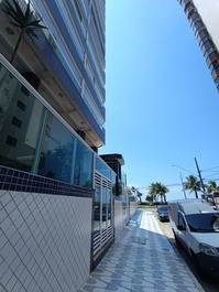 Beautiful Apartment Facing the Sea