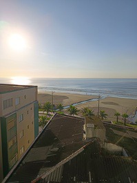Beautiful Apartment Facing the Sea