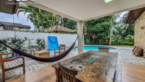 House with 4 suites, equipped with swimming pool, located in module 19 of Riviera