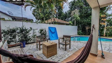 House with 4 suites, equipped with swimming pool, located in module 19 of Riviera