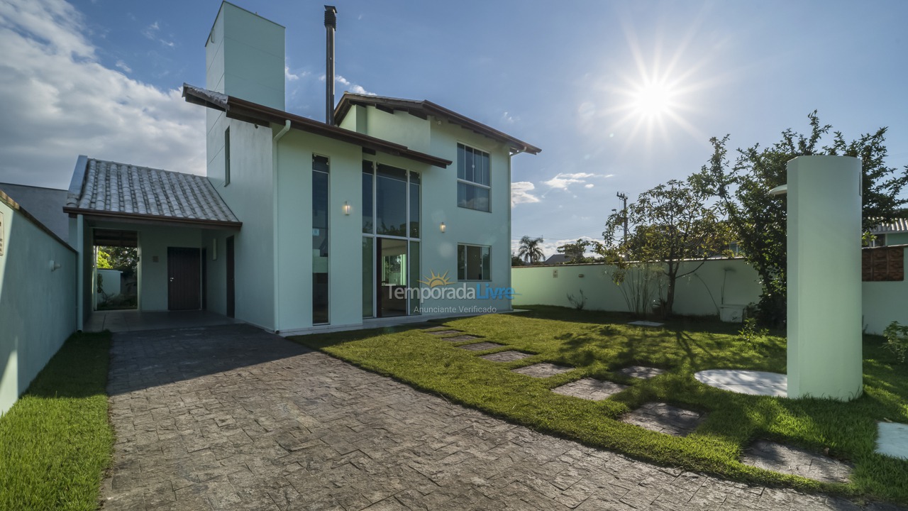 House for vacation rental in Bombinhas (Canto Grande)