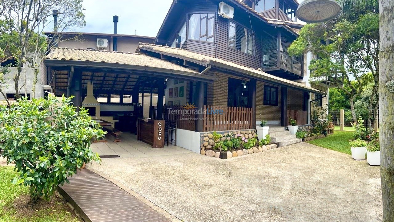 Casa para aluguel de temporada em Palhoça (Guarda do Embaú)