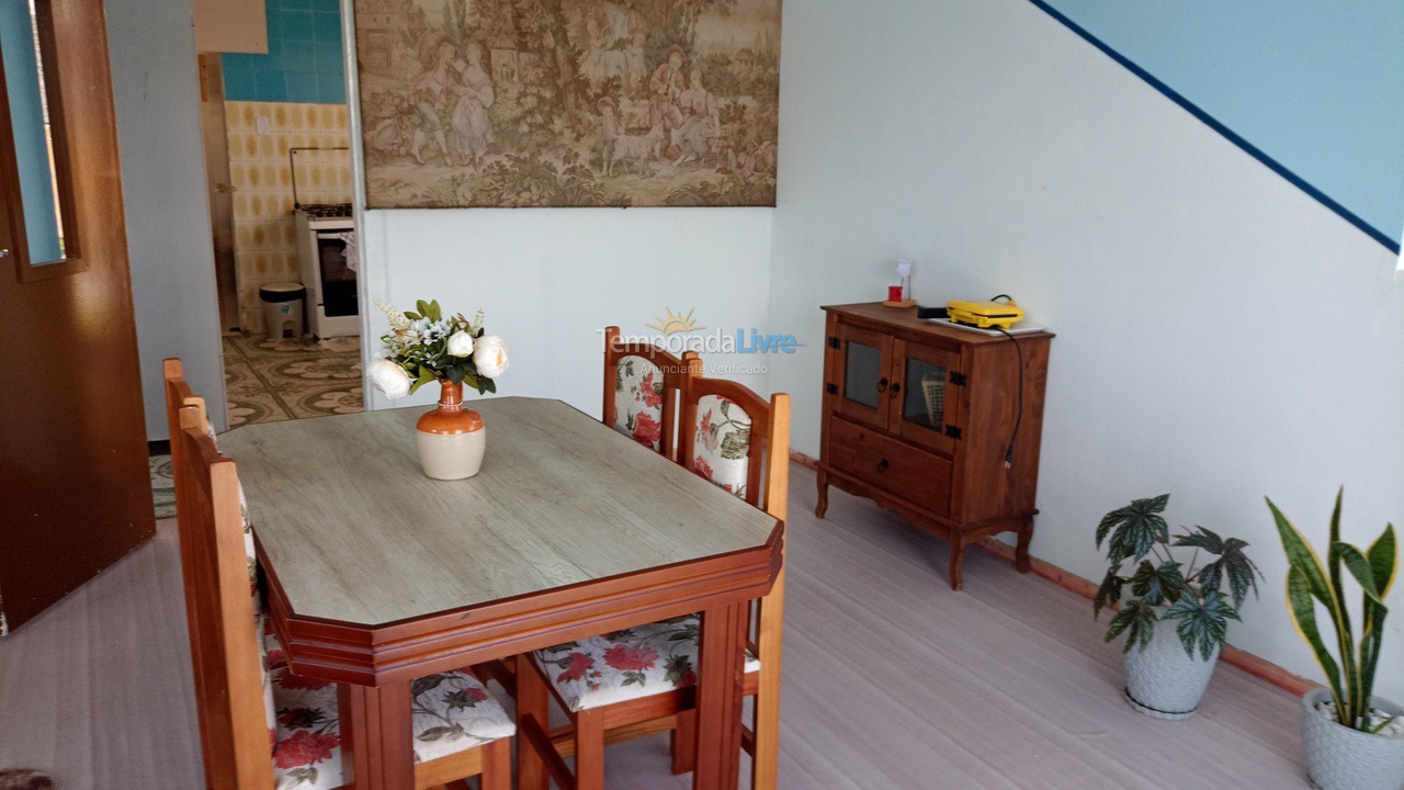 Casa para aluguel de temporada em Piraquara (Jardim Santa Monica)