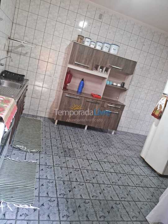 Casa para aluguel de temporada em Caraguatatuba (Jardim das Gaivotas)