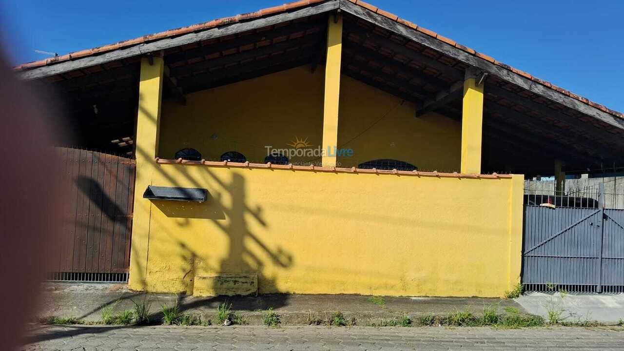 Casa para aluguel de temporada em Caraguatatuba (Jardim das Gaivotas)