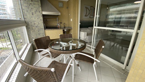 Apartamento em Riviera a 70 metros da praia