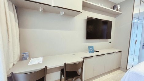 Setai Yacht Comfort - By Almare Flats