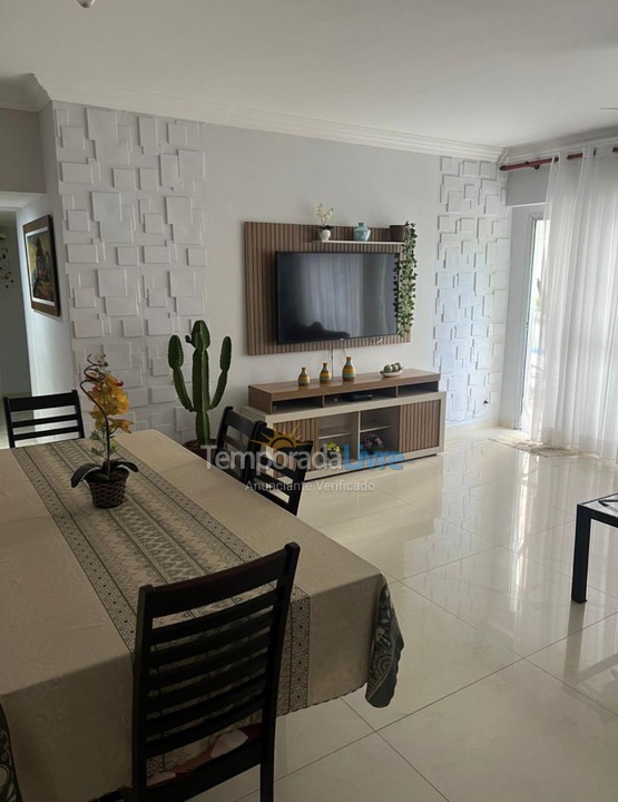 Apartamento para aluguel de temporada em Guarujá (Pitangueiras)