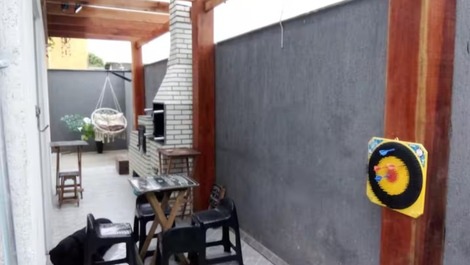 Jacuzzi aquecida, piscina, cineminha, wi-fi, churrasqueira (Itanhaém)