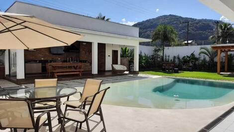 CASA FORA DE CONDOMÍNIO- PRAIA DE JUQUEHY