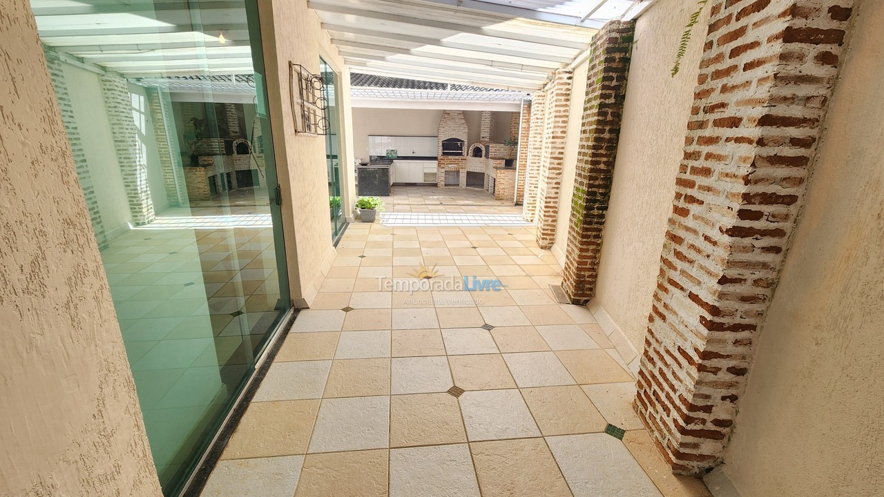 Apartment for vacation rental in Guarujá (Pitangueiras)