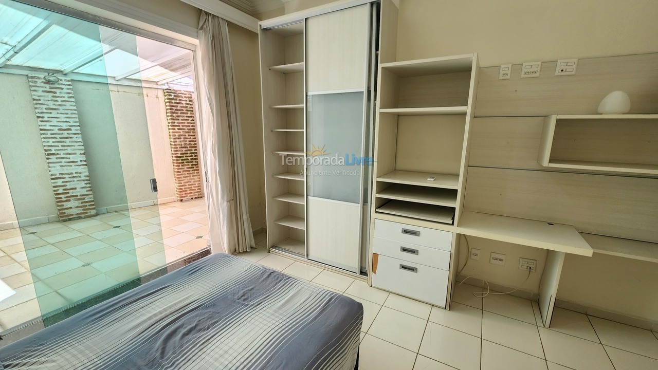 Apartment for vacation rental in Guarujá (Pitangueiras)