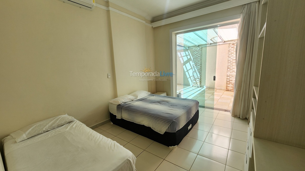 Apartment for vacation rental in Guarujá (Pitangueiras)