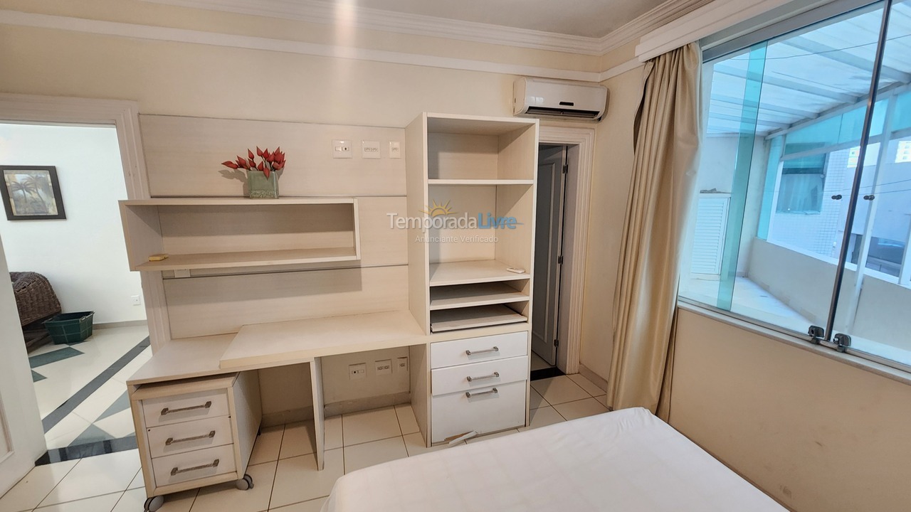 Apartment for vacation rental in Guarujá (Pitangueiras)