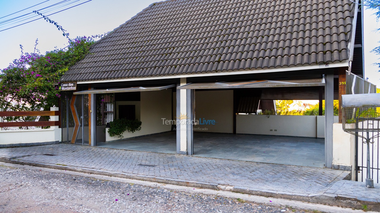 Casa para alquiler de vacaciones em Campos do Jordão (Vila Inglesa)