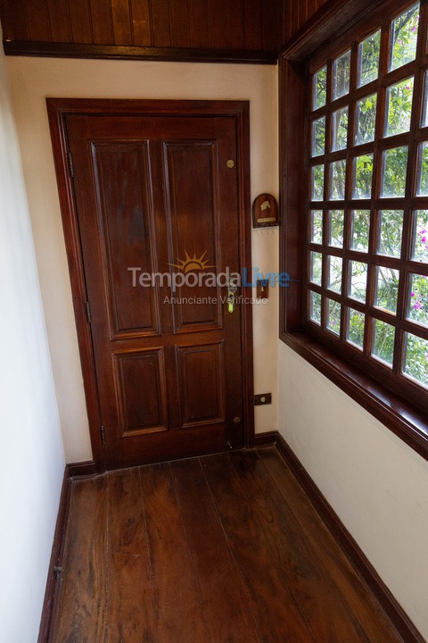 Casa para alquiler de vacaciones em Campos do Jordão (Vila Inglesa)