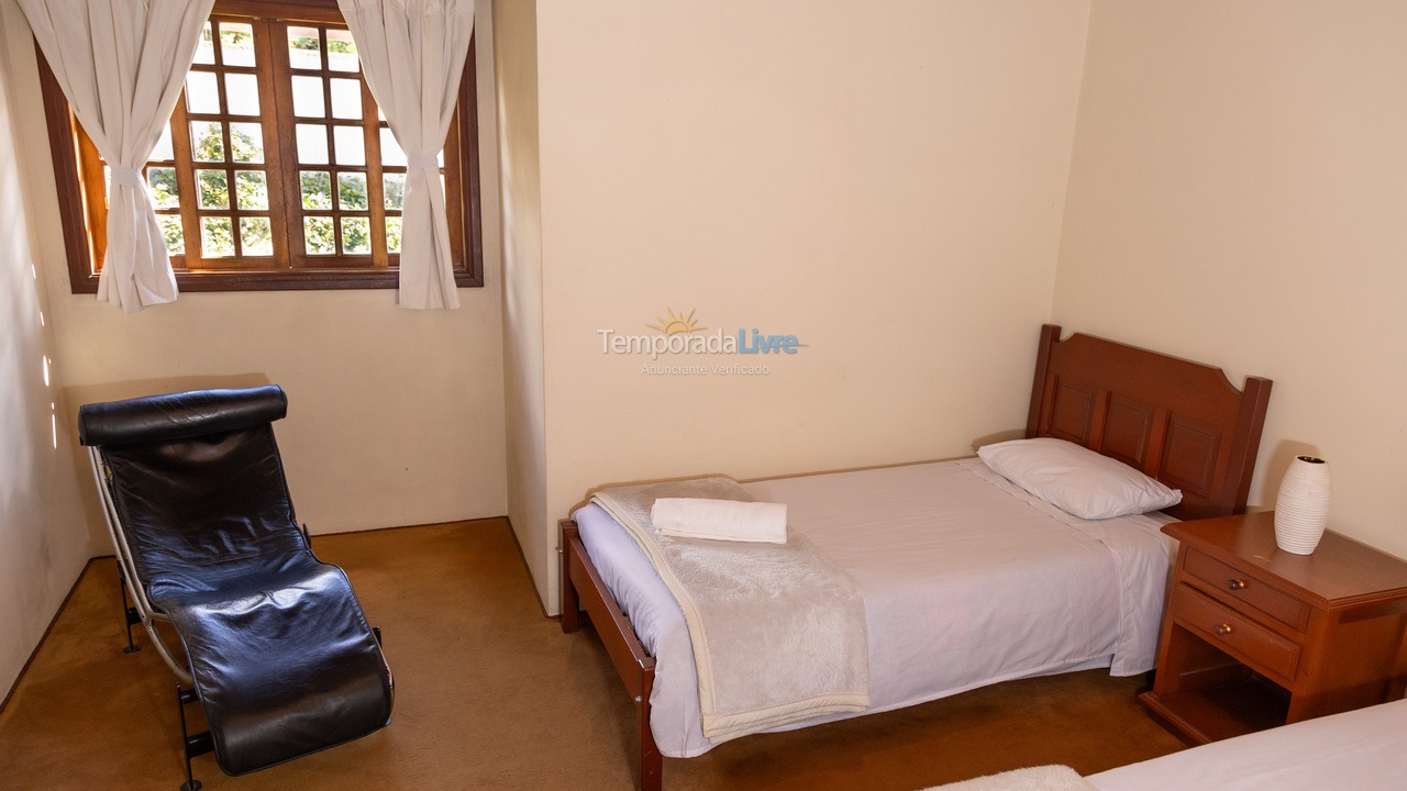 Casa para alquiler de vacaciones em Campos do Jordão (Vila Inglesa)