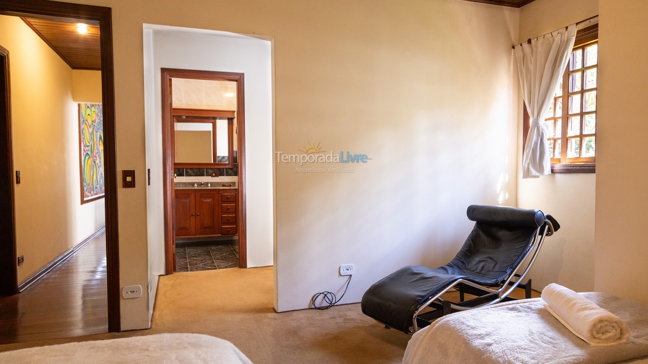 Casa para alquiler de vacaciones em Campos do Jordão (Vila Inglesa)