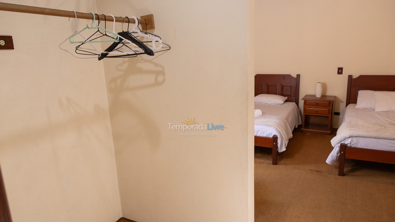 Casa para alquiler de vacaciones em Campos do Jordão (Vila Inglesa)