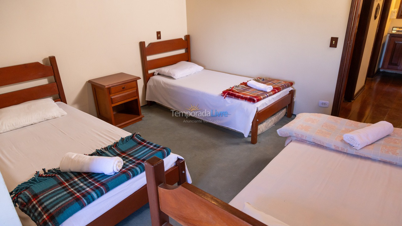 Casa para alquiler de vacaciones em Campos do Jordão (Vila Inglesa)