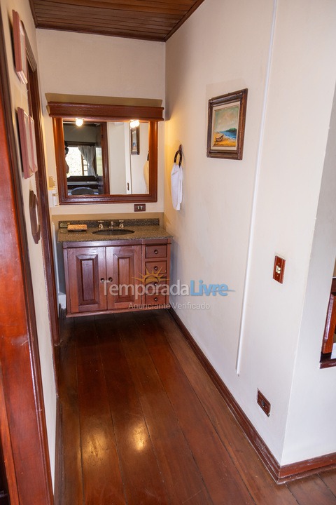 Casa para alquiler de vacaciones em Campos do Jordão (Vila Inglesa)