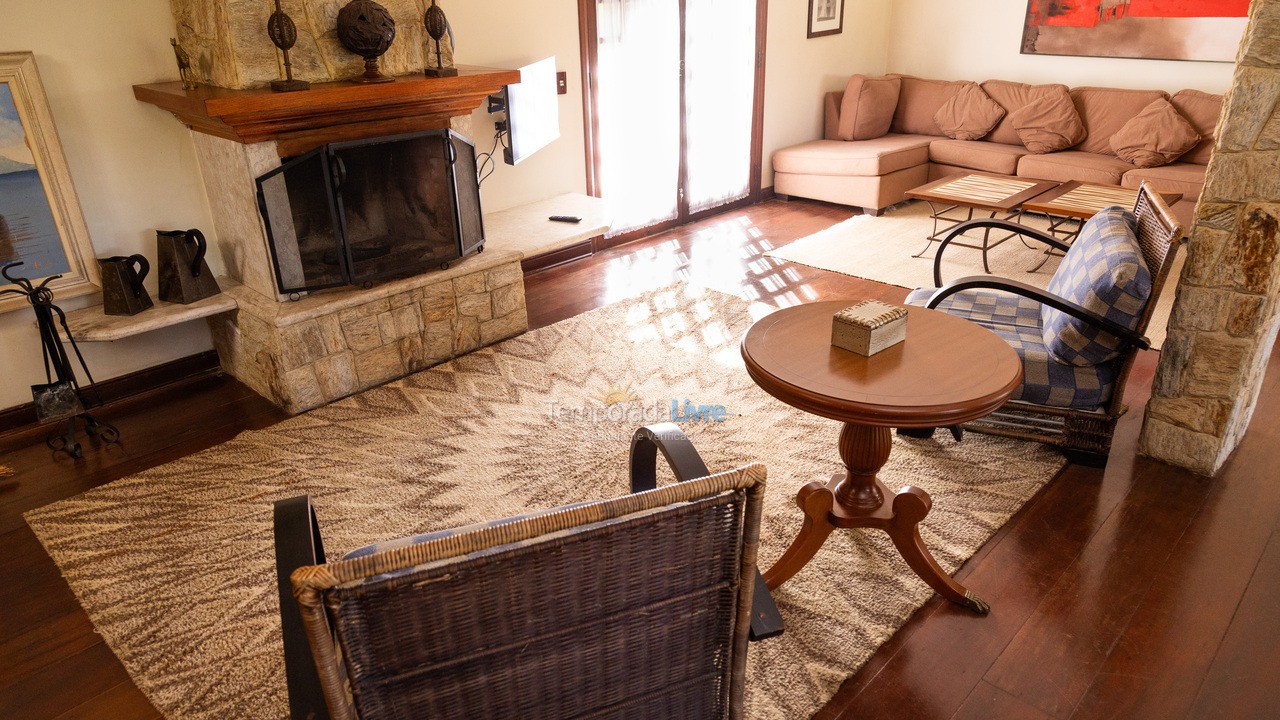 Casa para alquiler de vacaciones em Campos do Jordão (Vila Inglesa)