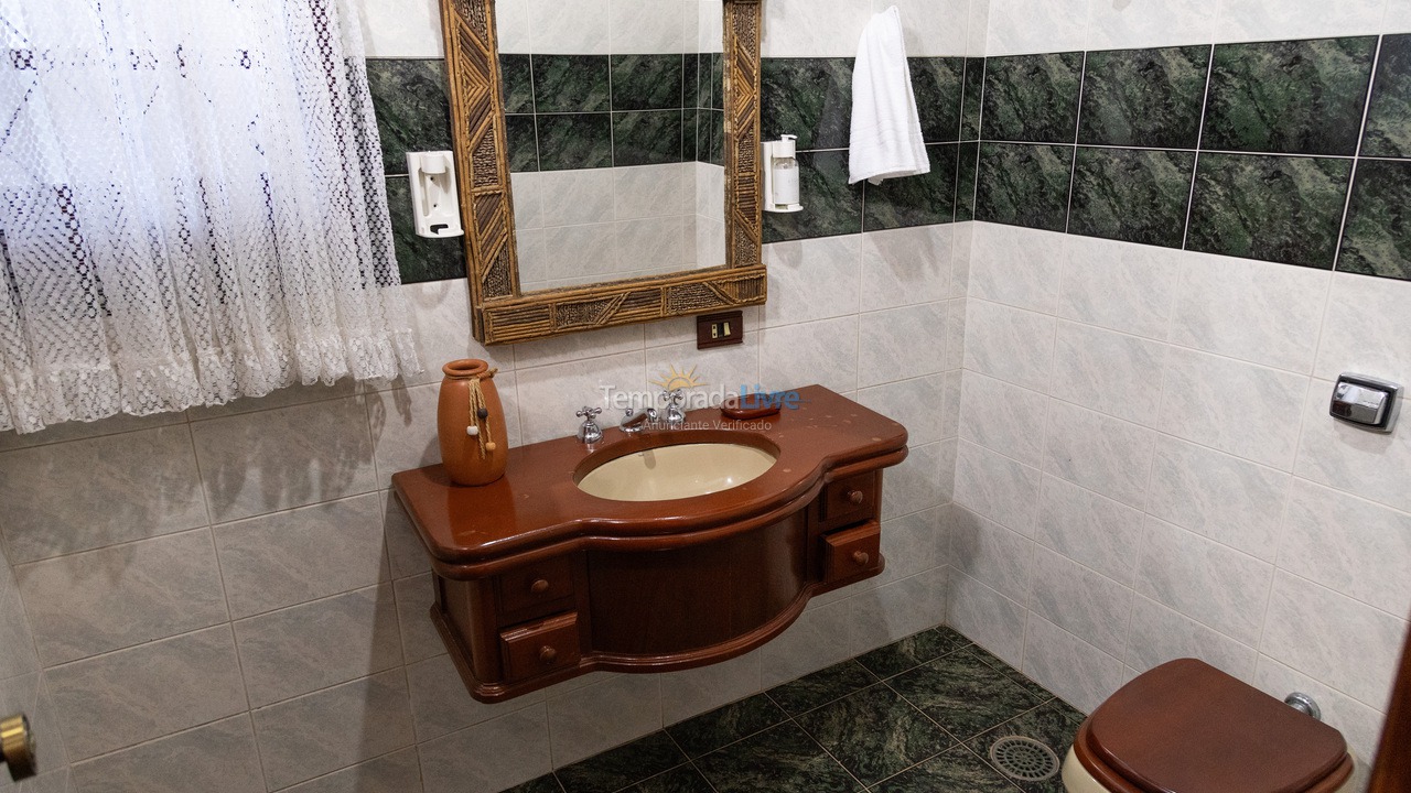 Casa para alquiler de vacaciones em Campos do Jordão (Vila Inglesa)