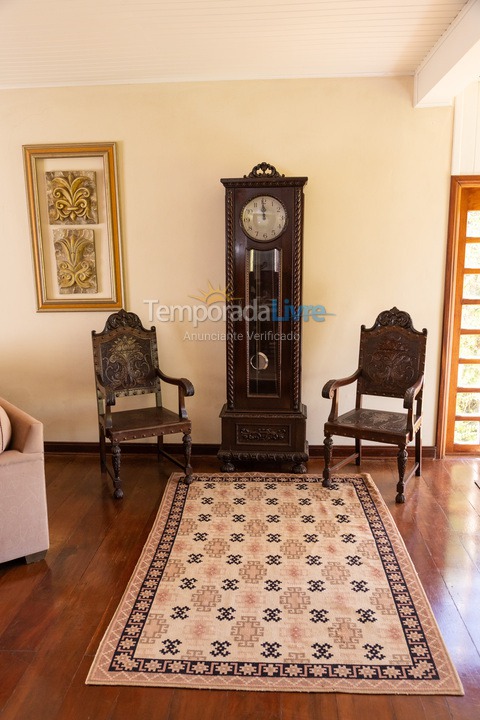 Casa para alquiler de vacaciones em Campos do Jordão (Vila Inglesa)