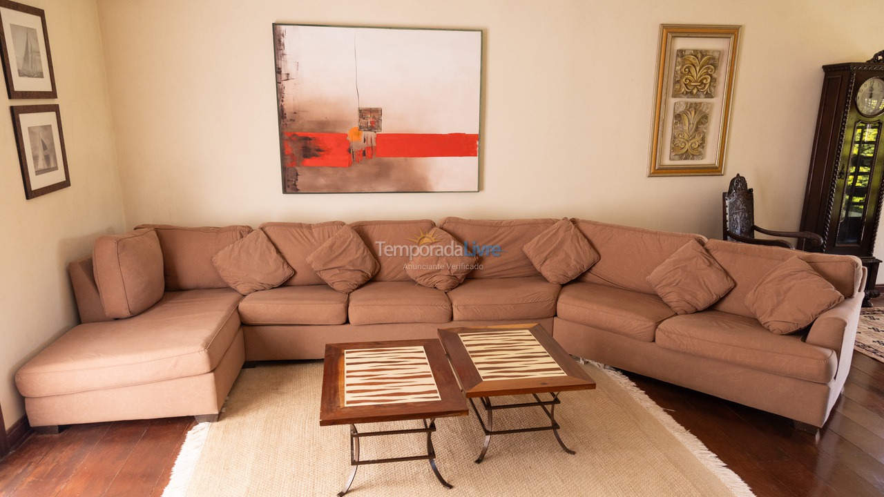 Casa para alquiler de vacaciones em Campos do Jordão (Vila Inglesa)