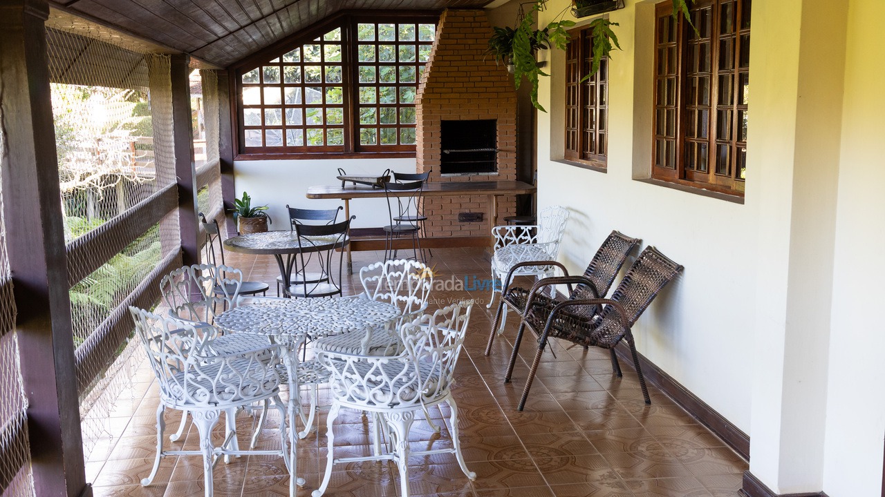 Casa para alquiler de vacaciones em Campos do Jordão (Vila Inglesa)