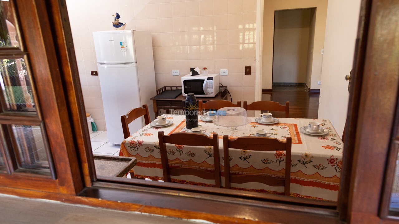 Casa para alquiler de vacaciones em Campos do Jordão (Vila Inglesa)