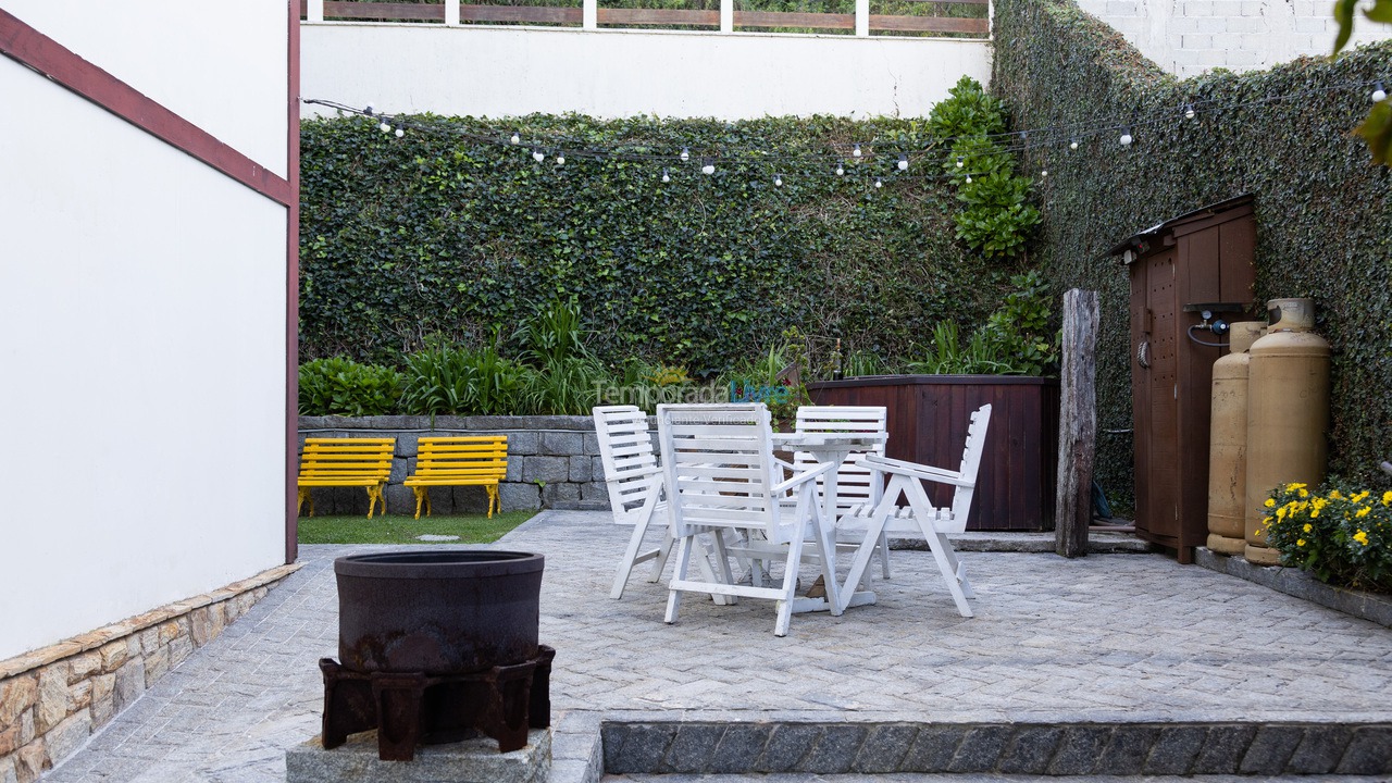 Casa para alquiler de vacaciones em Campos do Jordão (Vila Inglesa)