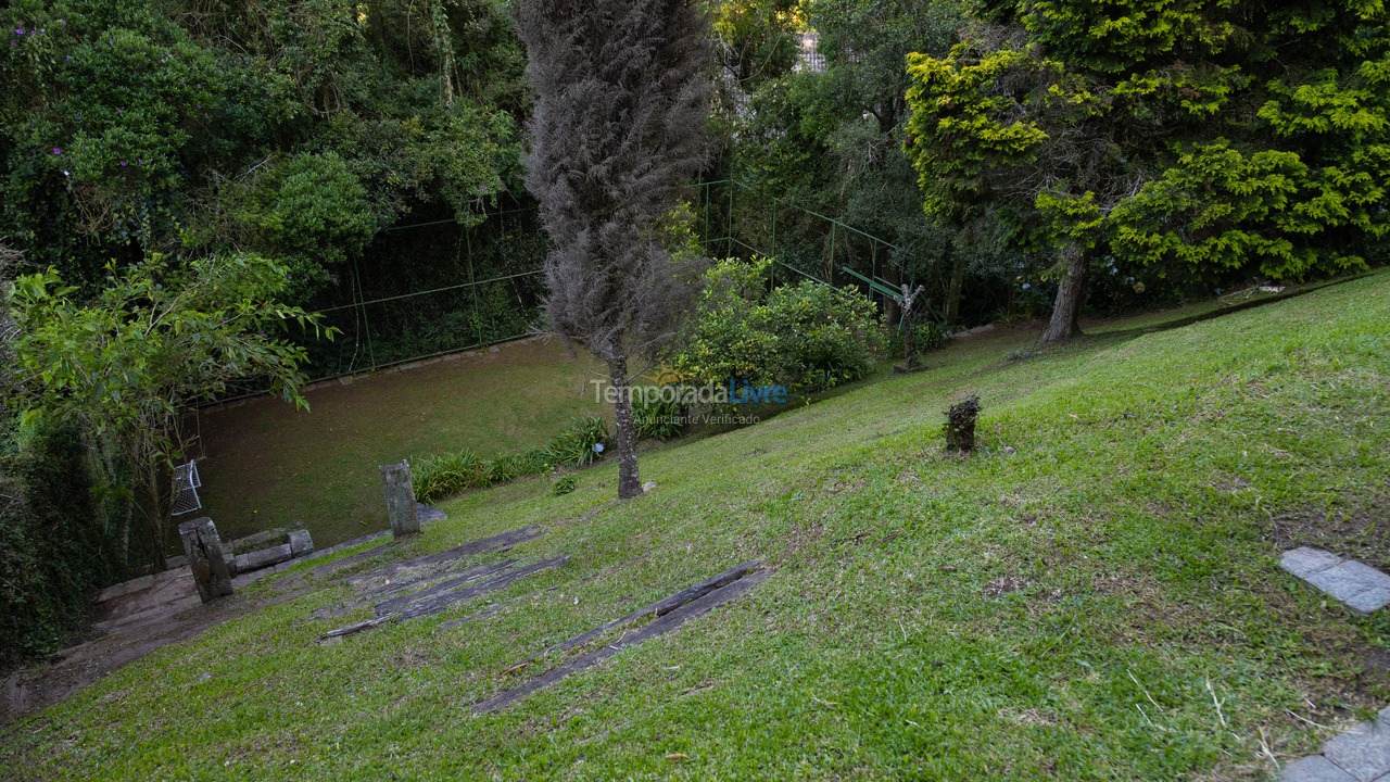 Casa para alquiler de vacaciones em Campos do Jordão (Vila Inglesa)