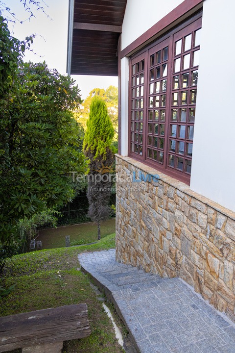 Casa para alquiler de vacaciones em Campos do Jordão (Vila Inglesa)