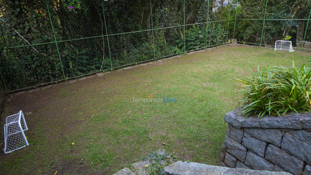 Casa para alquiler de vacaciones em Campos do Jordão (Vila Inglesa)