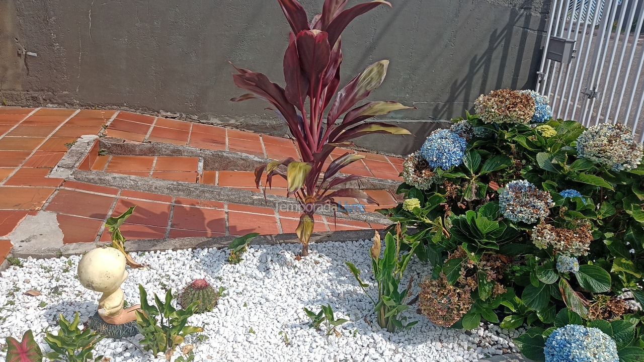 Casa para aluguel de temporada em Piraquara (Jardim Santa Monica)