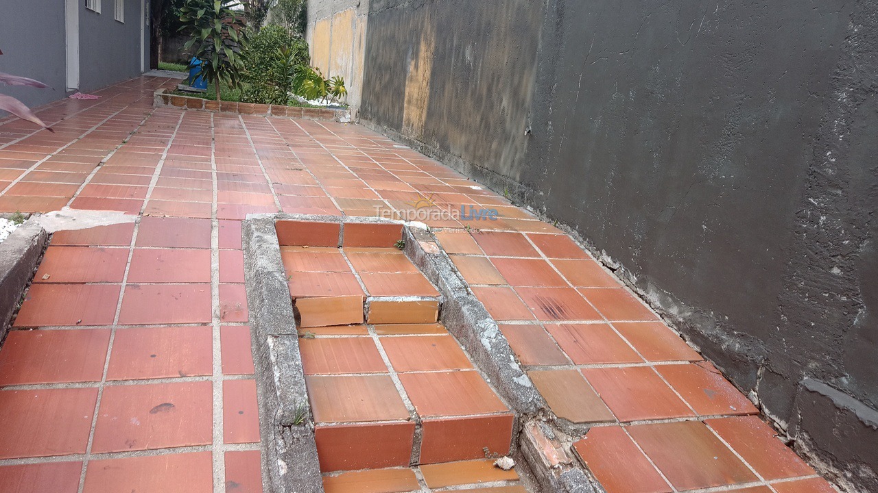 Casa para aluguel de temporada em Piraquara (Jardim Santa Monica)