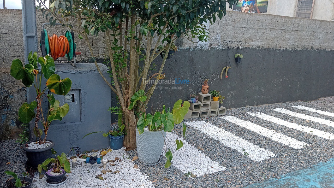 Casa para aluguel de temporada em Piraquara (Jardim Santa Monica)