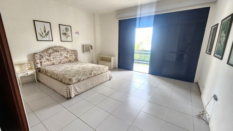 Mansão praia da Enseada pé na areia, piscina, churrasqueira até 20 pes