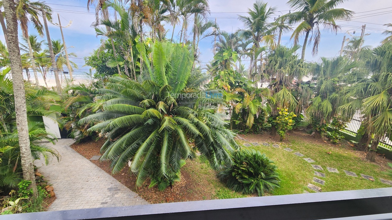 Casa para aluguel de temporada em Guarujá (Enseada)