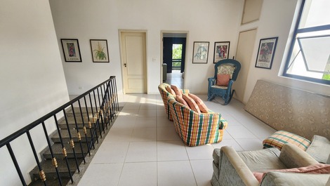 Feet in the sand – Mansion in Enseada Swimming pool and barbecue area 20 guests