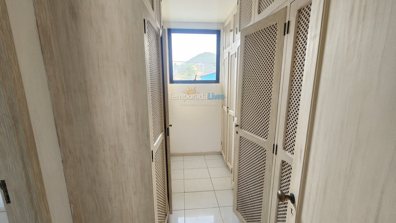 Casa para aluguel de temporada em Guarujá (Enseada)