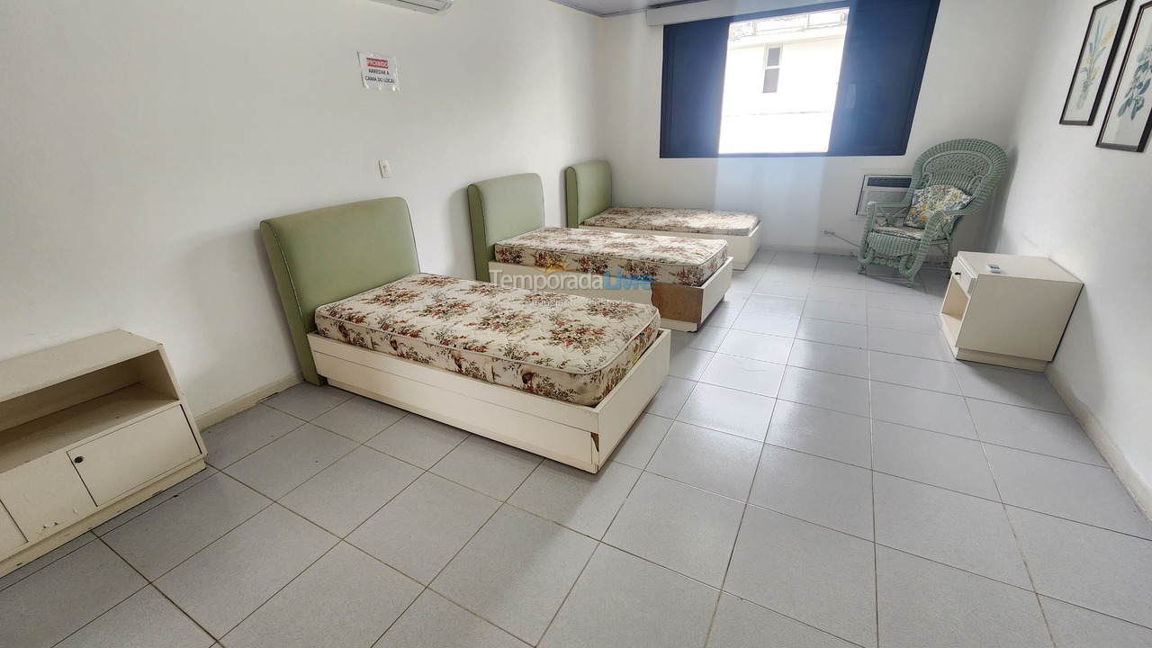 Casa para aluguel de temporada em Guarujá (Enseada)