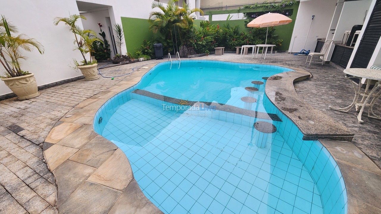 Casa para aluguel de temporada em Guarujá (Enseada)