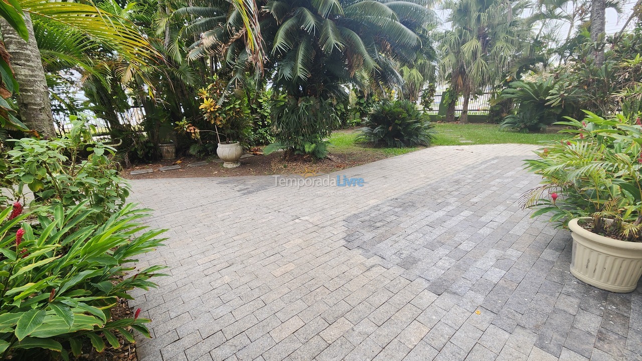 Casa para aluguel de temporada em Guarujá (Enseada)