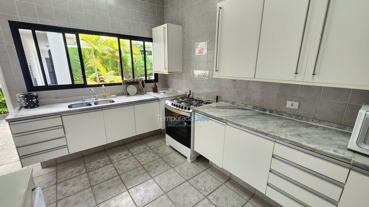 Casa para aluguel de temporada em Guarujá (Enseada)