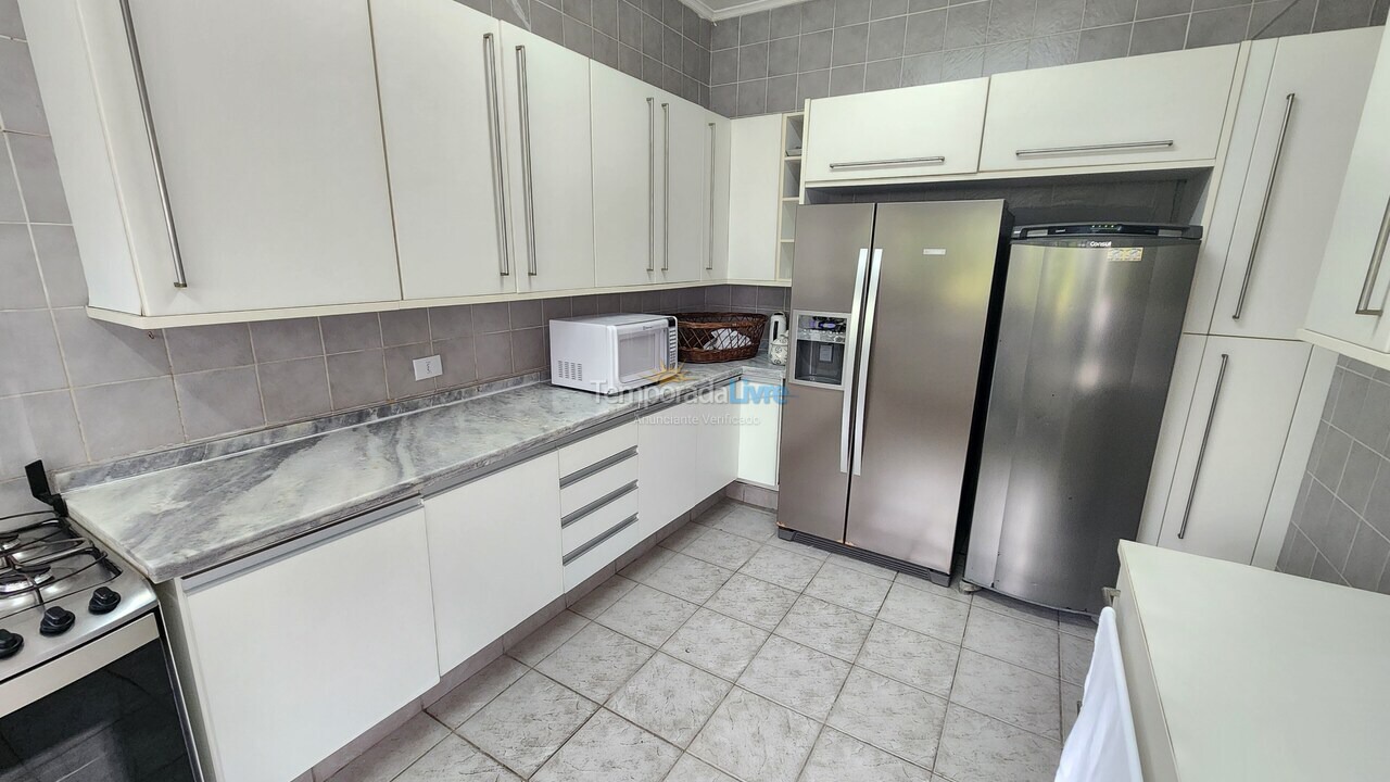 Casa para aluguel de temporada em Guarujá (Enseada)