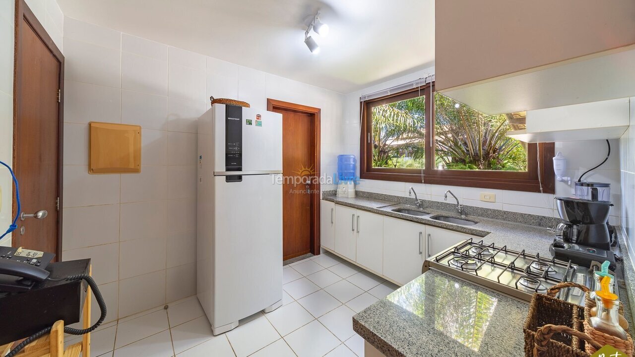 Apartamento para aluguel de temporada em Mata de São João (Imbassaí)