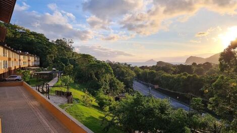 CASA DENTRO DE CONDOMINIO - PLAYA CAMBURI